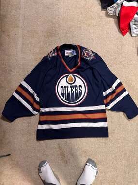 Vintage 90s Edmonton Oilers CCM NHL Navy Blue Jersey Adult Small